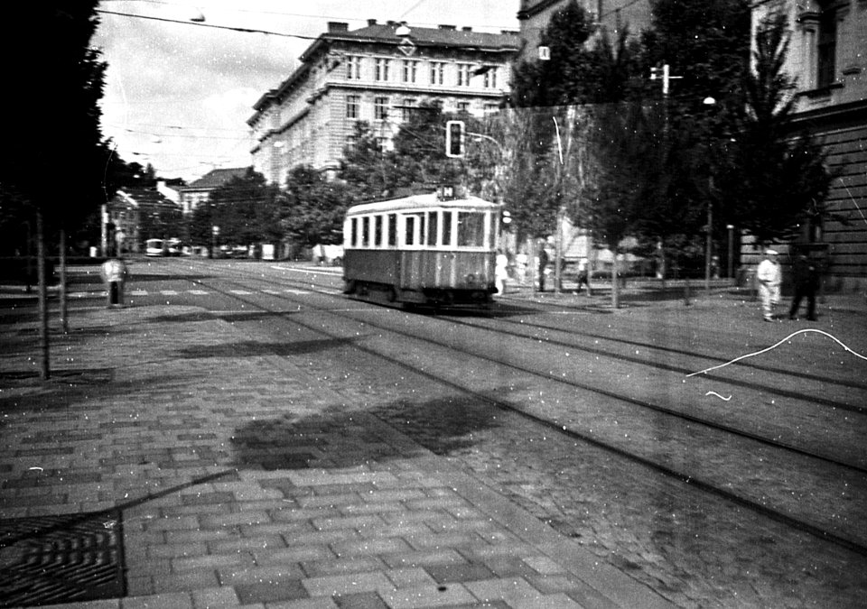 Chaika 3 - Historic Tram 2