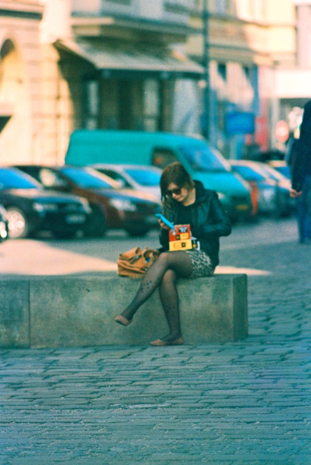 Praktica MTL 5 + Pentacon Electric 4/200 MC - Young Woman at Jacob's Square
