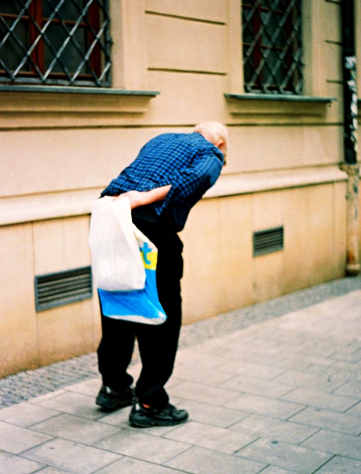 Praktica BC1 - Old Man with a Bag
