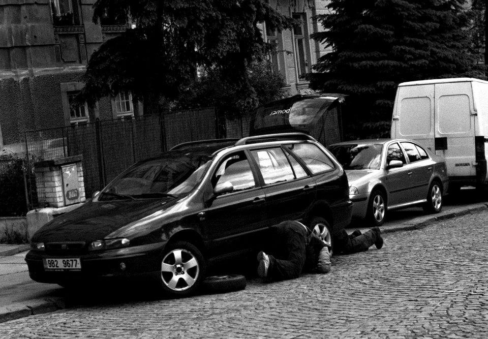 Pentacon Six + MC Biometar 2,8/120 - Two Men Repairing a Car