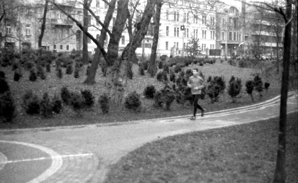 Praktica BC1 - Jogger in the Park