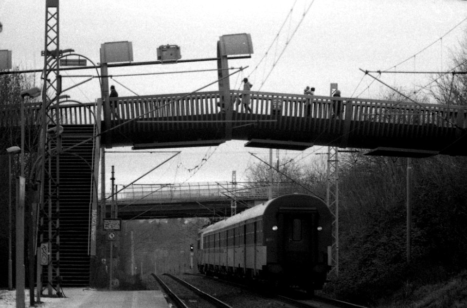 Ricoh TLS 401 with Pentacon Electric 4/200 MC - Train Station Brno-Lesná