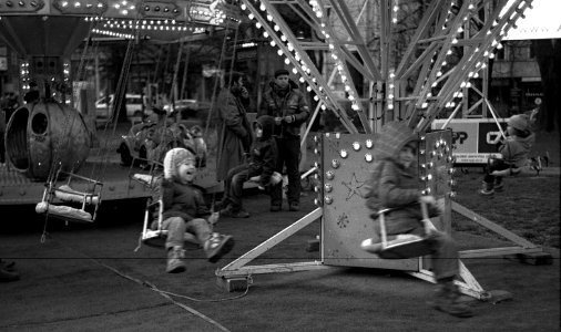 Kiev 4 + Jupiter-8 - Merry-go-round Scene 3