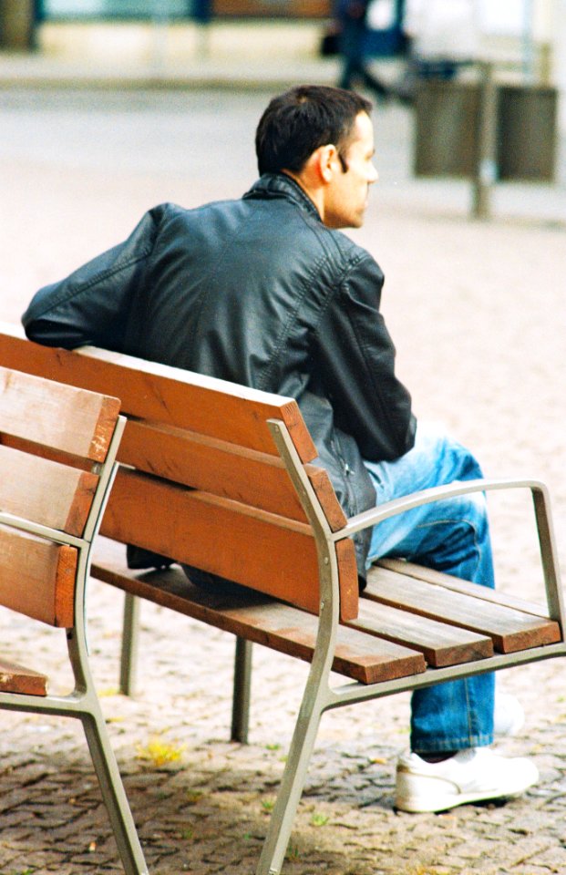 Praktica MTL 5 + Pentacon Electric 4/200 MC - Man on the Bench