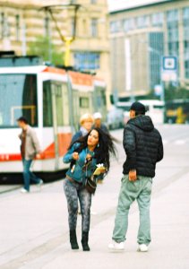 Praktica MTL 5 + Pentacon Electric 4/200 MC - Candid Couple at Tram Stop