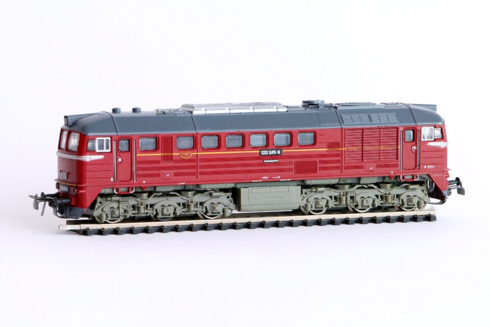 Taiga drum br-120 locomotive