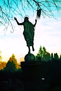 Canon EOS 30 - Crossbird Film - Cemetery Saint