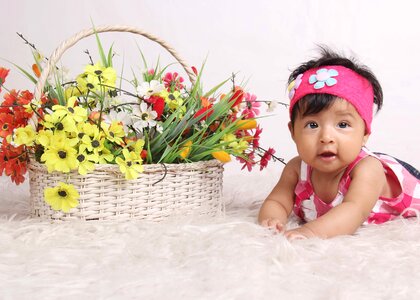 Bebe flowers crawling