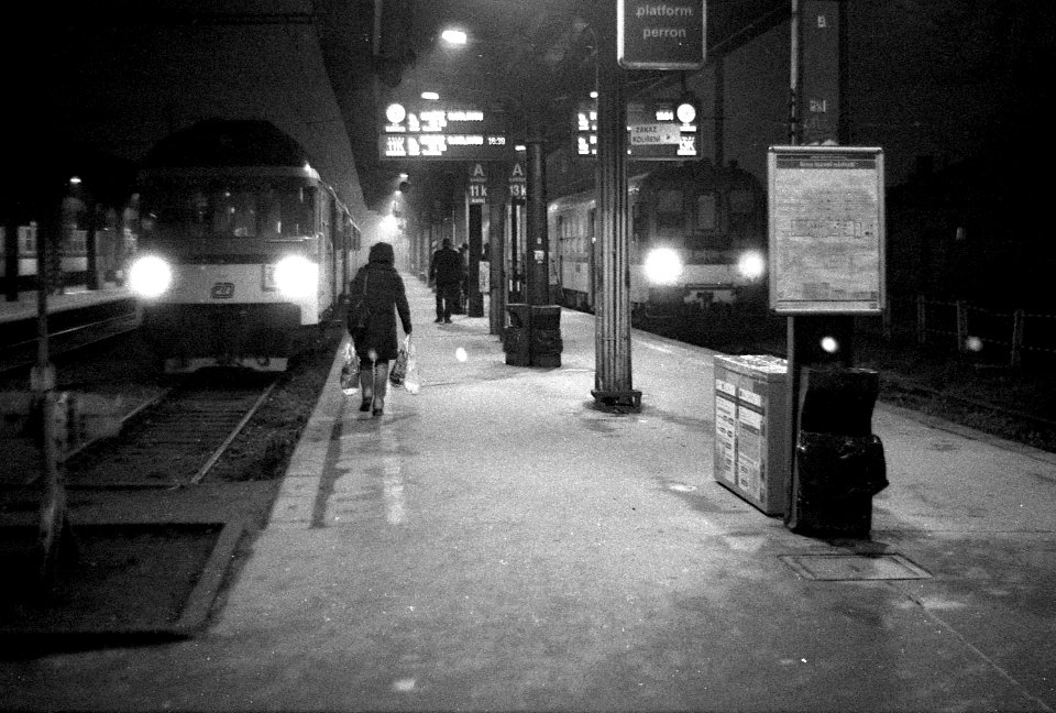 Praktica BC1 - Railway Station in Foggy Night 04