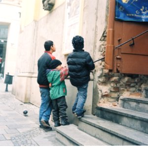 Flexaret 3a - Romany Boys next to the Church od Mary Magdalene