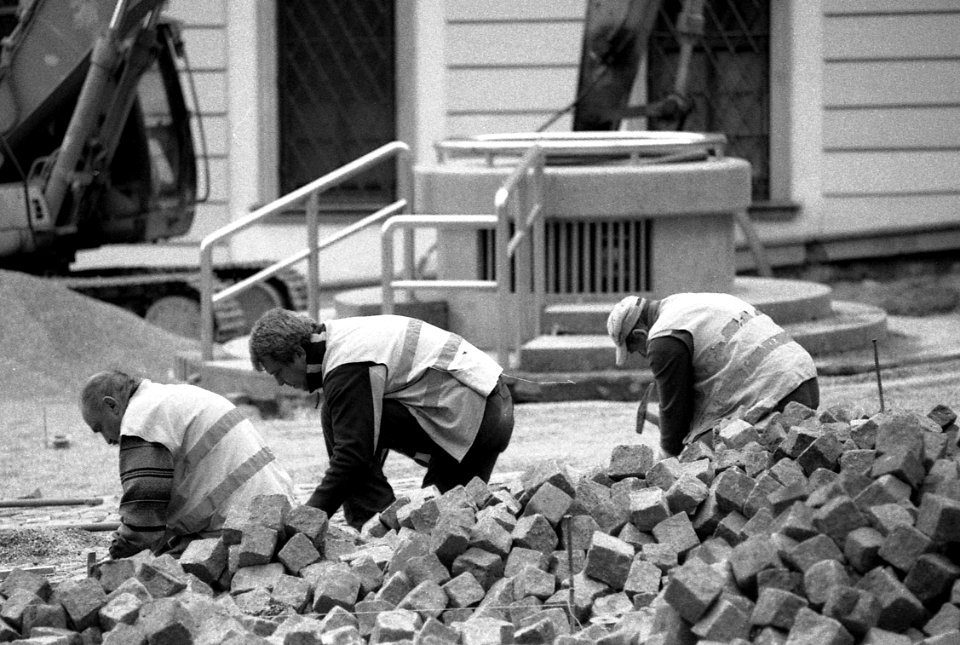 Praktica BC1 with Pentacon Prakticar 2,8/135 - Pavers on Zelný trh Square