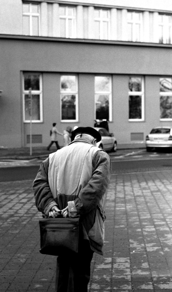 Kiev 4 + Jupiter-11 - Old Man with Bag