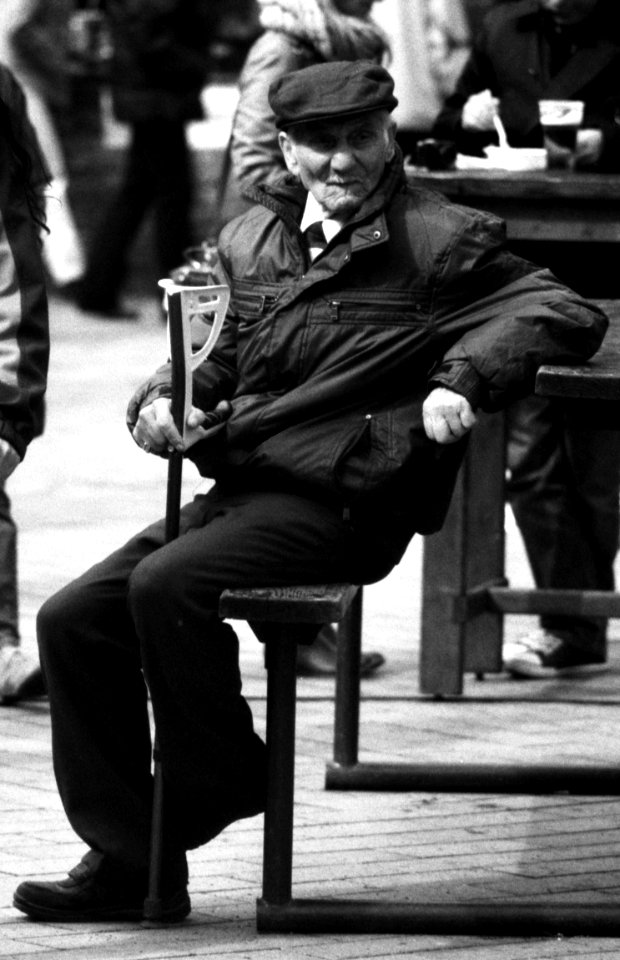 Praktica MTL 5 + Pentacon Electric 4/200 MC - Old Man Study 3