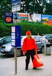 Elikon 35S - Woman in Red