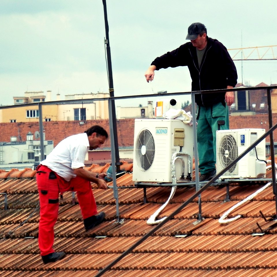 Workers on the Roof 09
