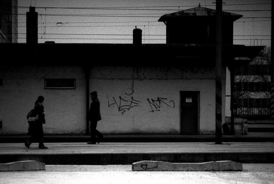 Praktica BC1 with Pentacon Prakticar 2,8/135 - Train Station Scene