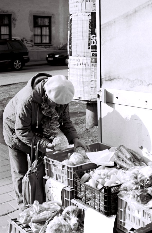 Zorki 4 + Industar-61 L/D - Old Woman Buying Vegetables at the Stand