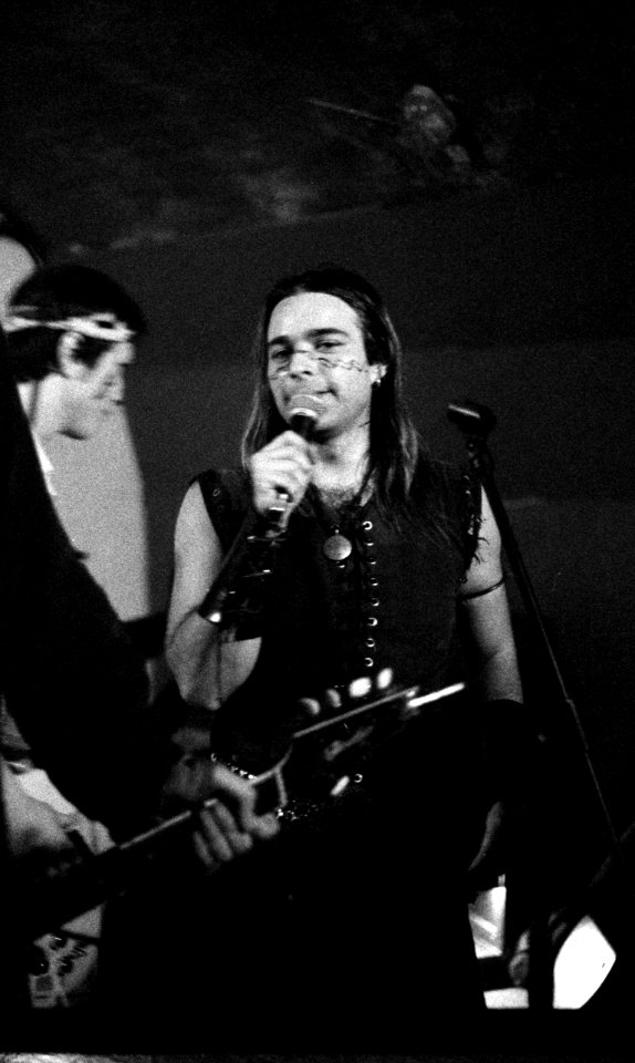 Canon EOS 30 - Punk Concert - Barbar Punk 6