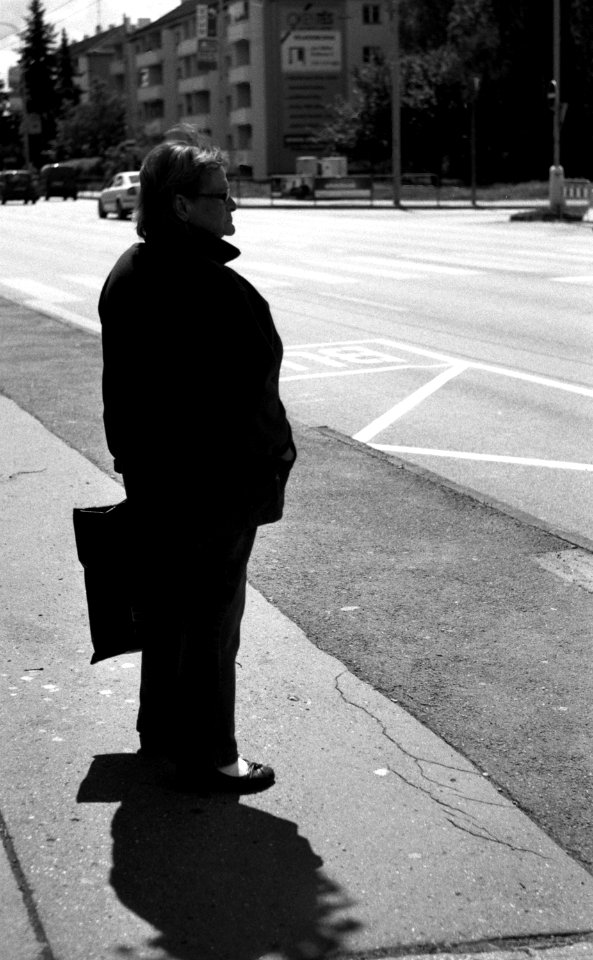Praktica MTL 5 + Helios 44-2 2/58 - Woman at Bus Stop