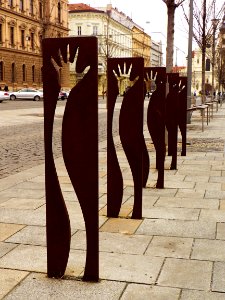 Hands (Public Art) 1