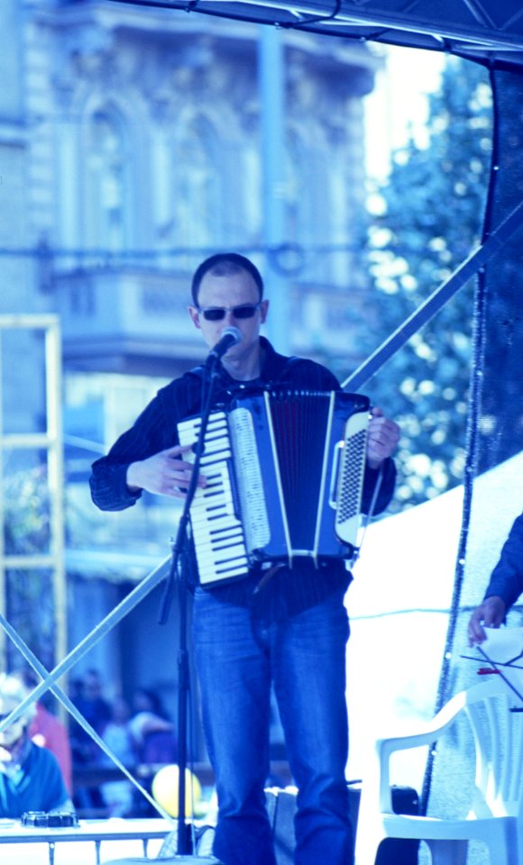 Praktica MTL 5 + Pentacon Electric 4/200 MC - Musician