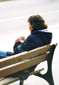 Praktica MTL 5 + Pentacon Electric 4/200 MC - Young Woman on the Bench