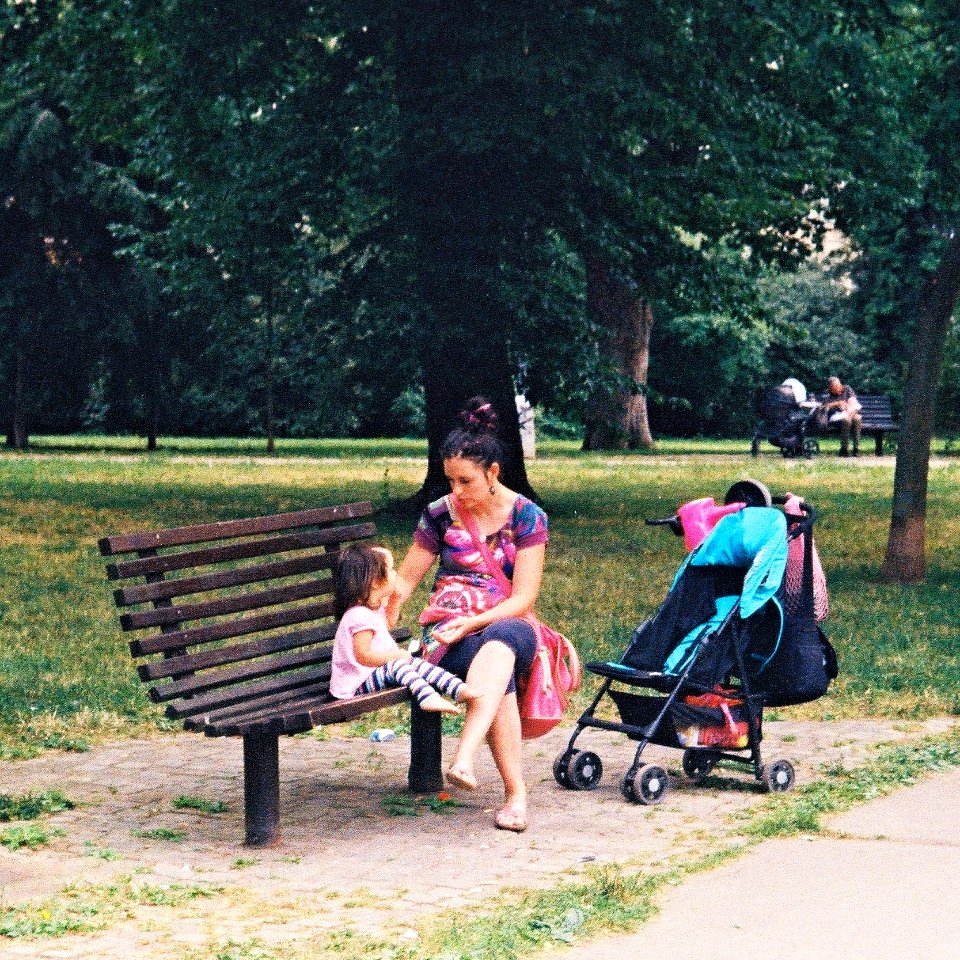 Kiev 4 + Helios-103 - Mother with Daughter