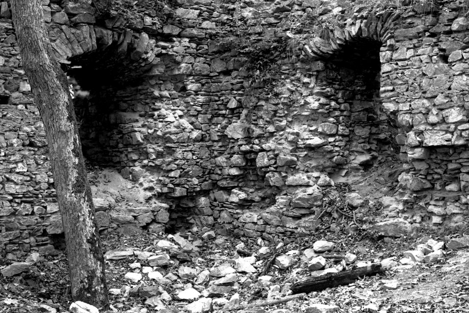Canon EOS 30 with Canon EF 50mm f/1,8 II - Ruins of Blansek Castle 02