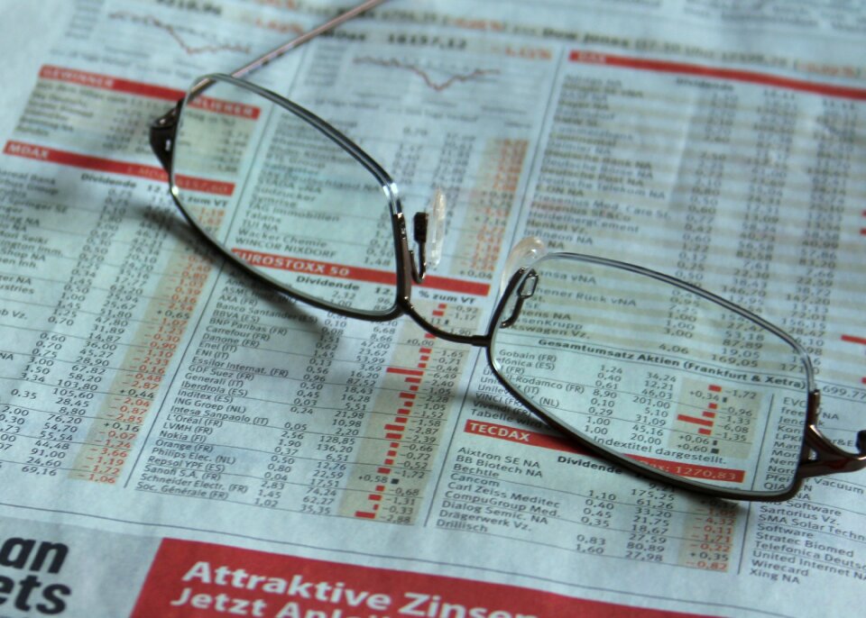 Glasses commerce entrepreneur
