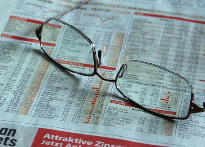 Glasses commerce entrepreneur