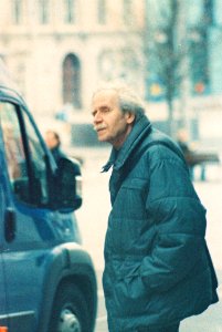 Praktica MTL 5 + Pentacon Electric 4/200 MC - Man Looking at Something