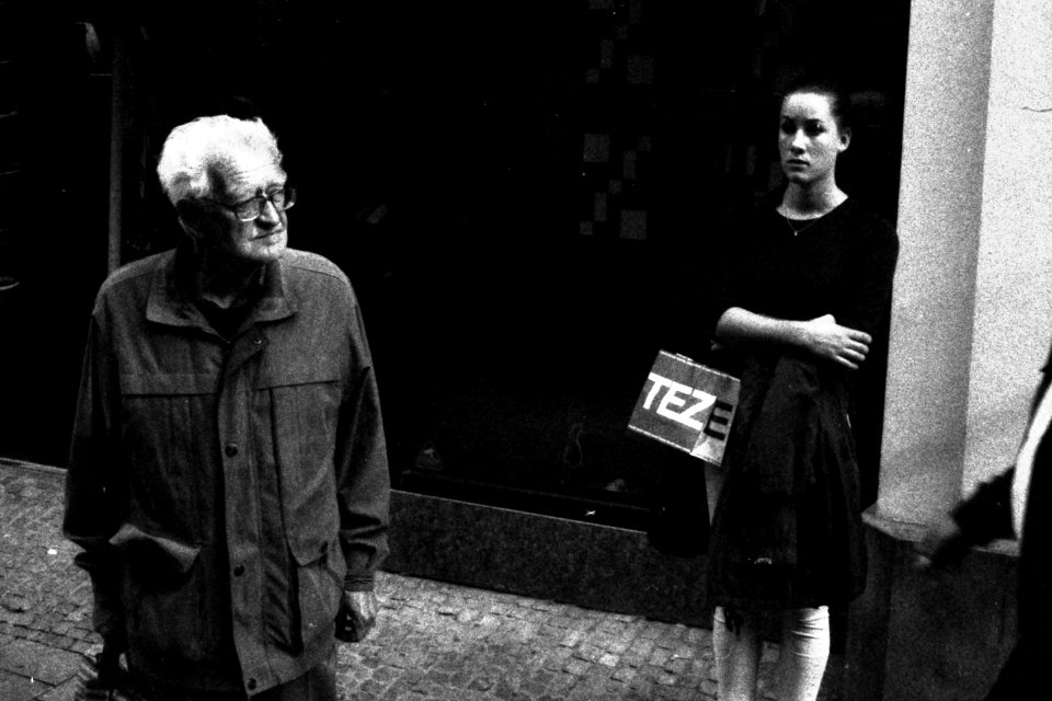 Canon EOS 30 with Canon EF 50mm f/1,8 II - Tram Stop Scene 2