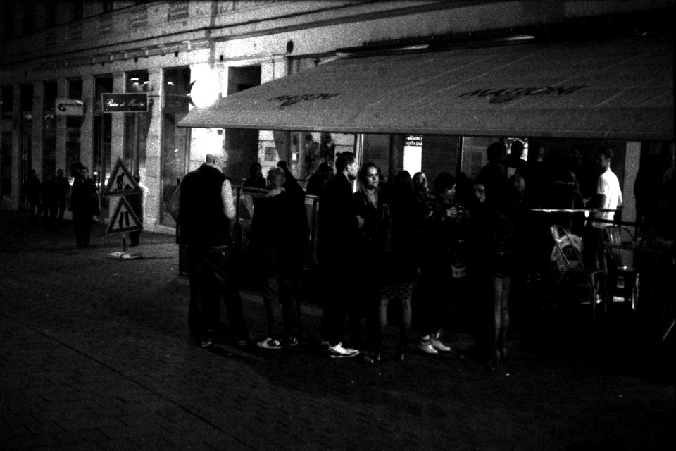 Canon EOS 30 with Canon EF 50mm f/1,8 II - Night Streets of Brno 01