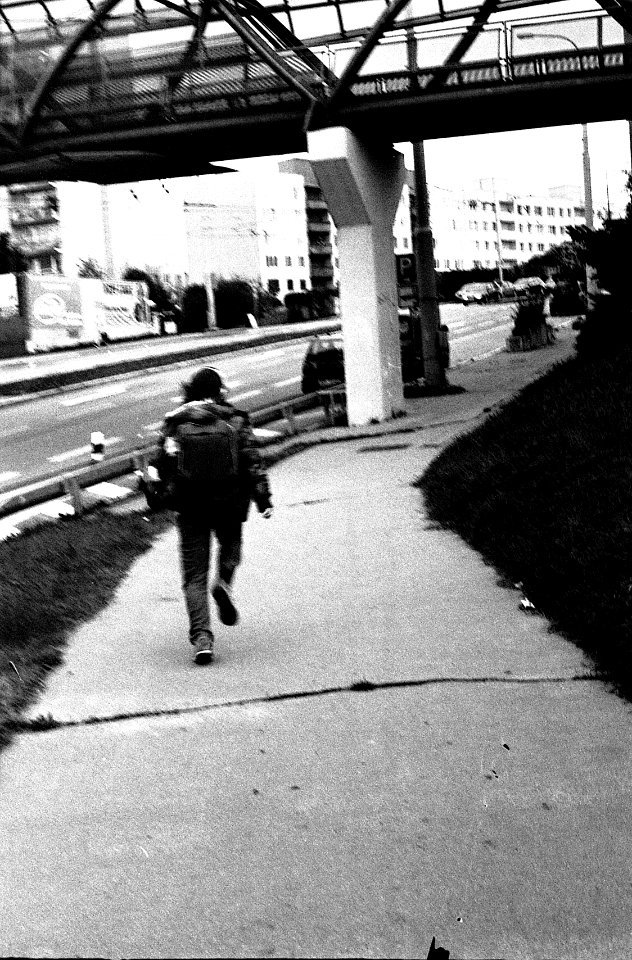 Kiev 4 + Helios-103 - Running Guy