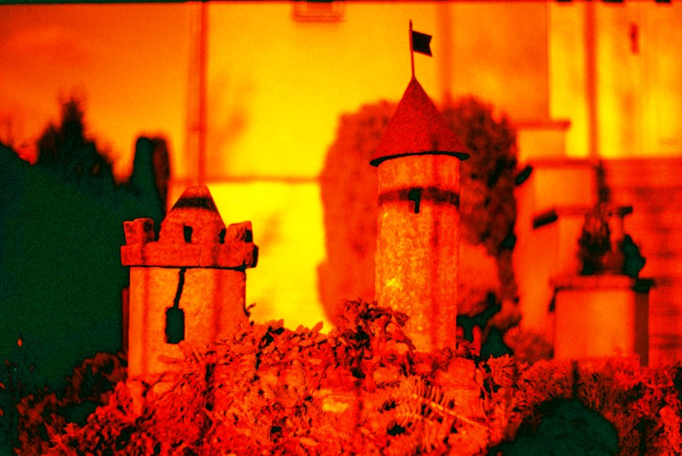 Praktica BC1 - Redscale - Garden Castle 1
