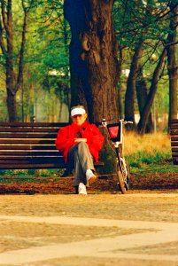 Praktica MTL 5 + Pentacon Electric 4/200 MC - Woman and Her Bike in Red