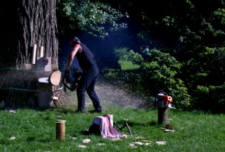 Sony Alpha A230 with Helios-44-2 - Man with Chainsaw 3