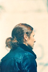 Praktica MTL 5 + Pentacon Electric 4/200 MC - Tram Stop Portrait 1