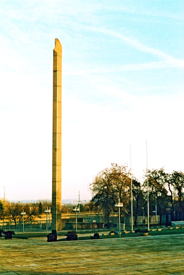 Canon EOS 30 - Crossbird Film - Memorial of Fallen Red Army Soldiers on Central Cemetery in Brno