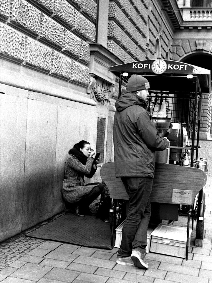 Praktica MTL 5 + Edixa-Iscotar 1:2,8/50 - Street Café