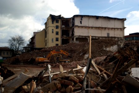 Sony A230 + MIR-1V - Demolition of Vlněna 18