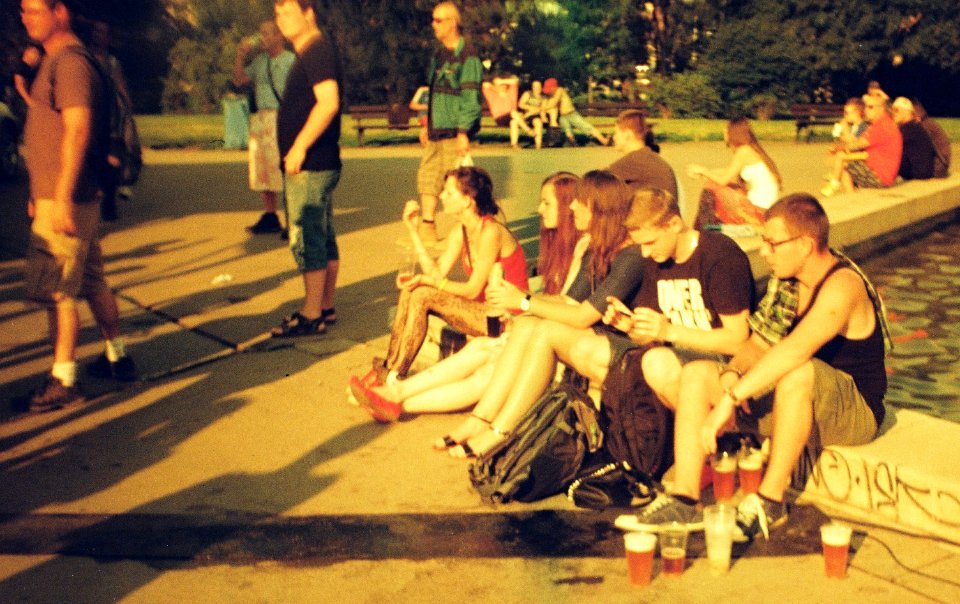 Vilia-Auto - Redscale - Concert on Moravian Square 3
