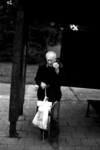 Beirette Electronic - Old Man with Ehite Bag