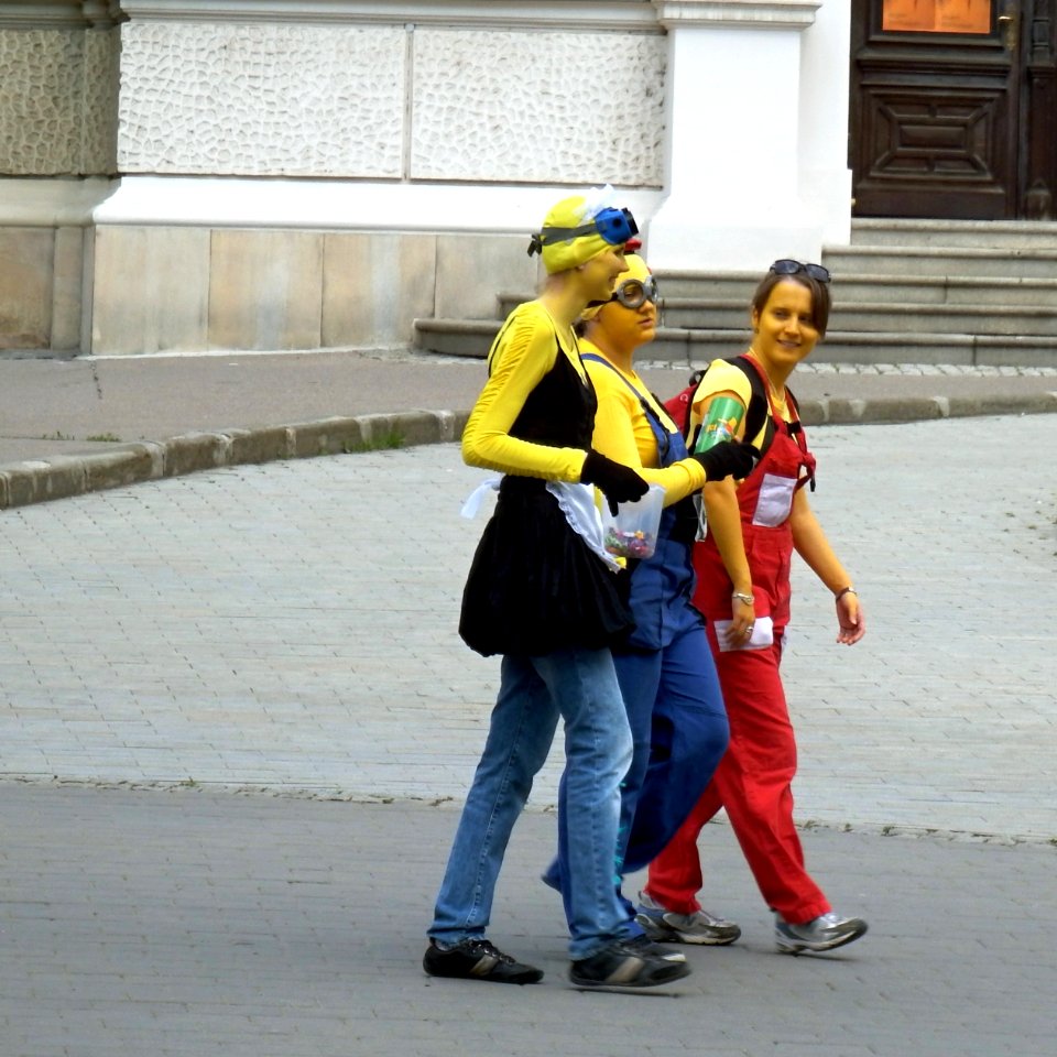 High School Students Celebrating End of Studies 1