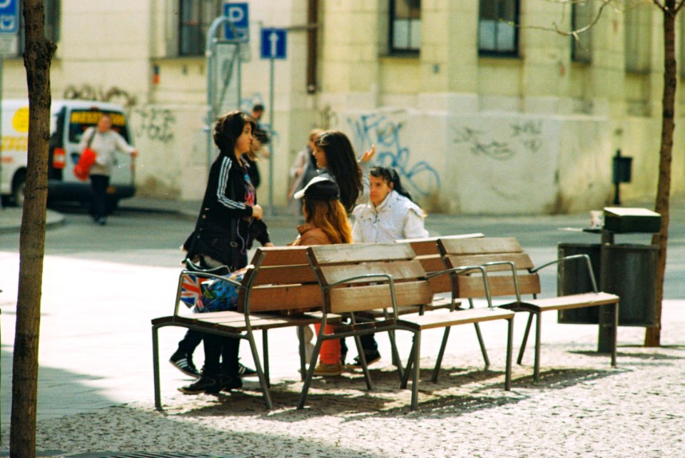 Praktica MTL 5 + Pentacon Electric 4/200 MC - Bench Scene 2