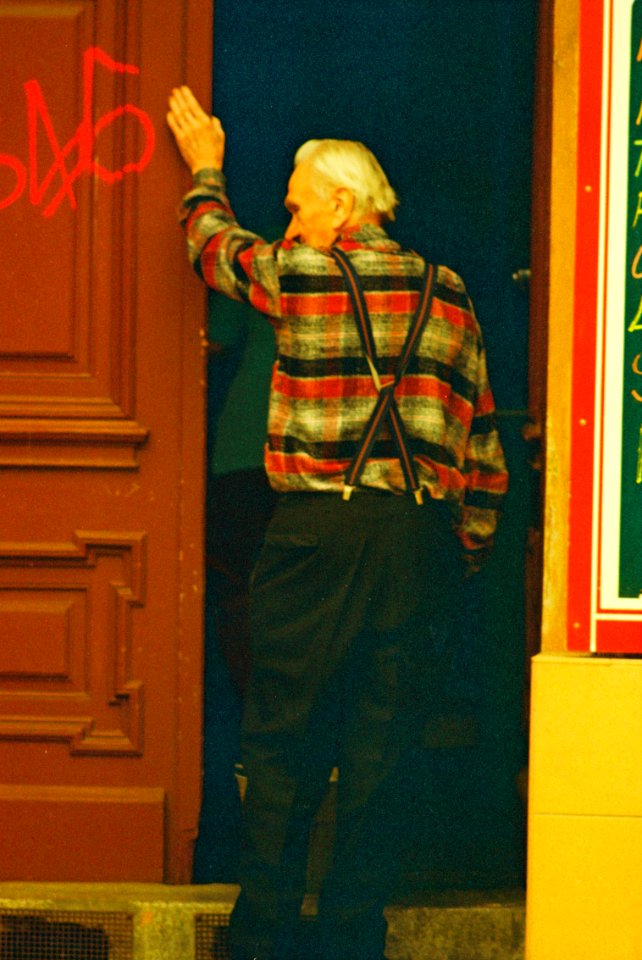 Praktica MTL 5 + Pentacon Electric 4/200 MC - Man from my Most Favourite Photo