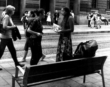 Siluet Elektro - Girl with "RN" and Other People