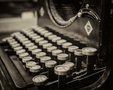 typewriter-407695-Edit