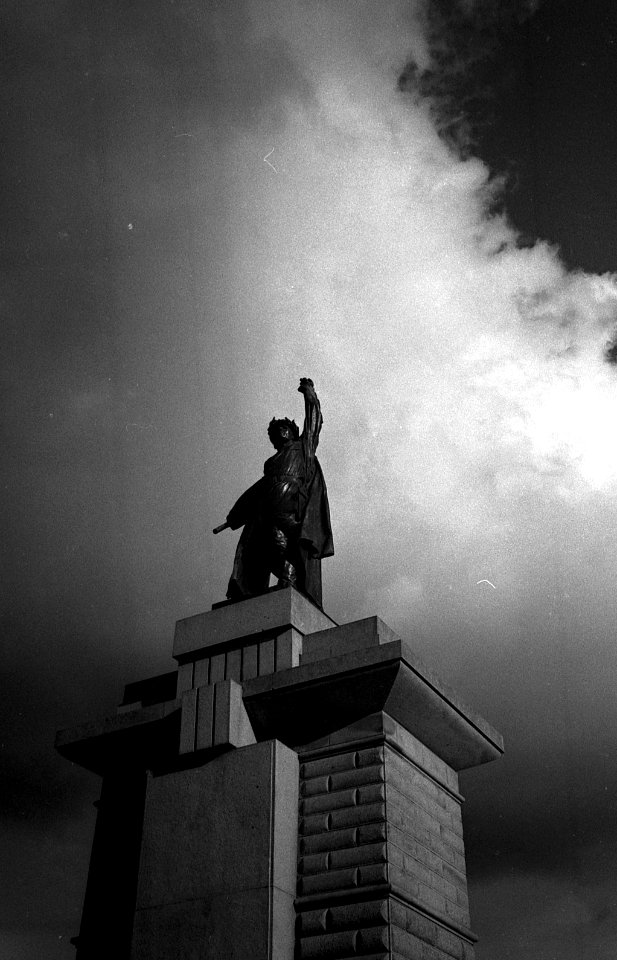 Kiev 4 + Jupiter-12 - Bronze Statue Of Red Army Soldier by Vicenc Makovsky 02