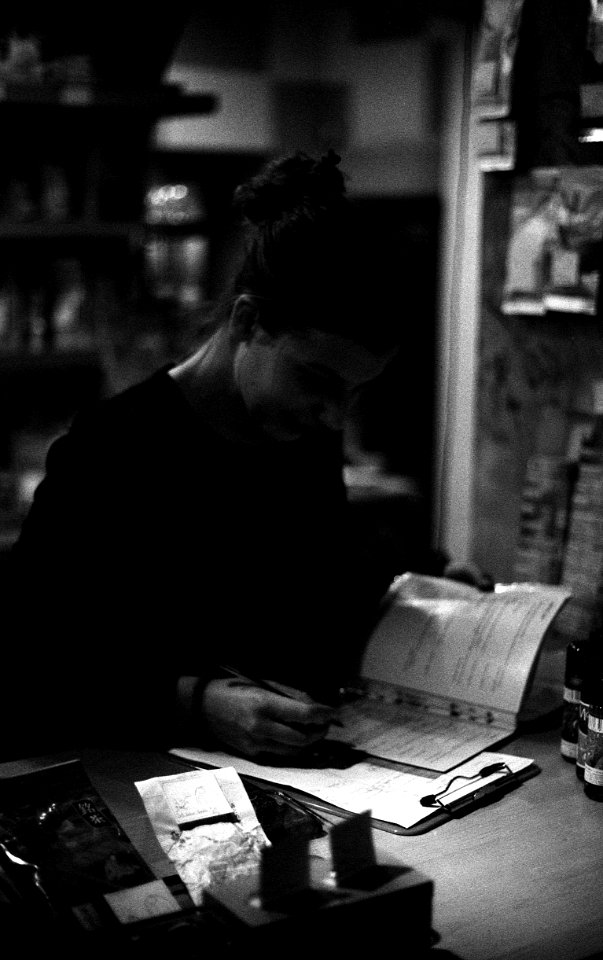 Canon Rebel XS - Woman in the Tea Room